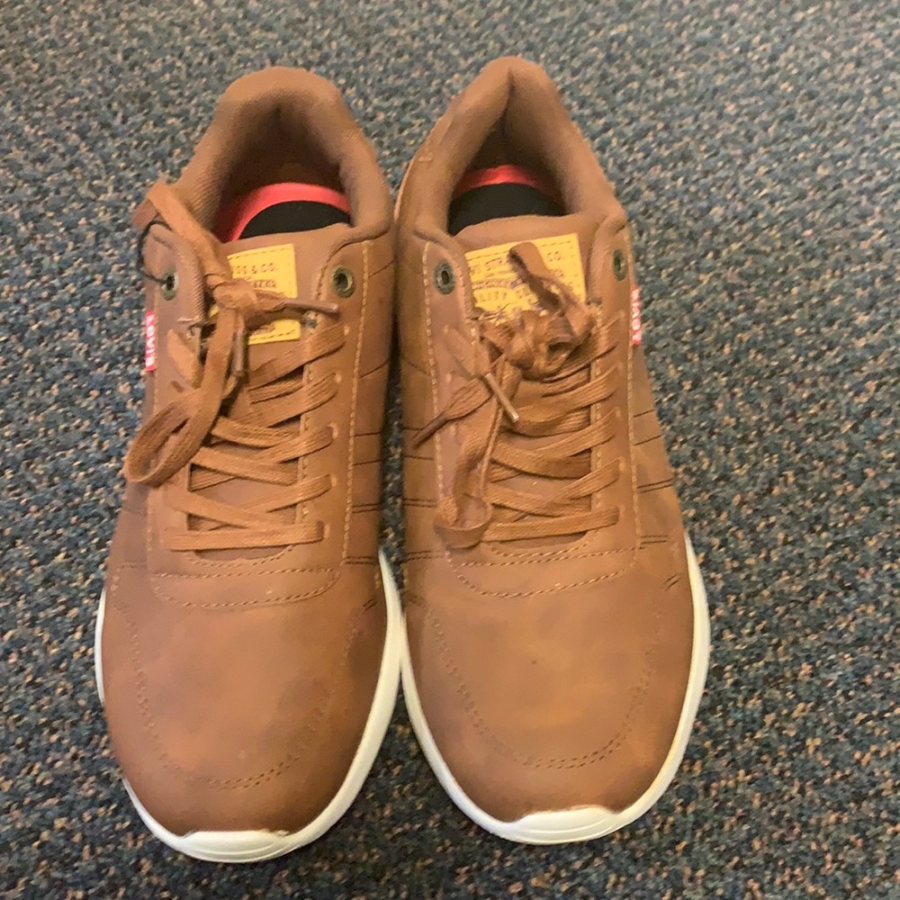 Levi’s Comfort brown sneakers